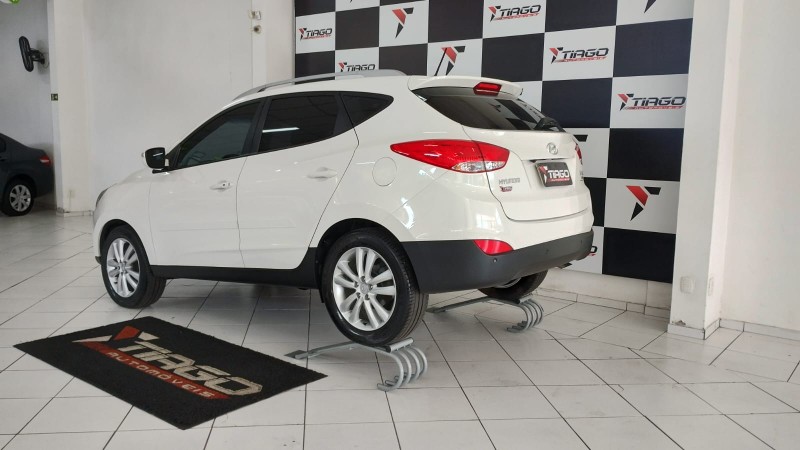 HYUNDAI IX 35 IX35 2.0 GL 4X2 16V FLEX 4P AUTOMÁTICO 2015/2015 TIAGO AUTOMÓVEIS VENÂNCIO AIRES / Carros no Vale