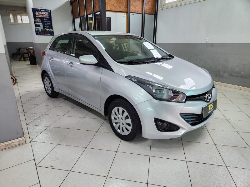 HYUNDAI HB20 COMFORT PLUS 1.6 2015/2015 TS VEÍCULOS ANTA GORDA / Carros no Vale