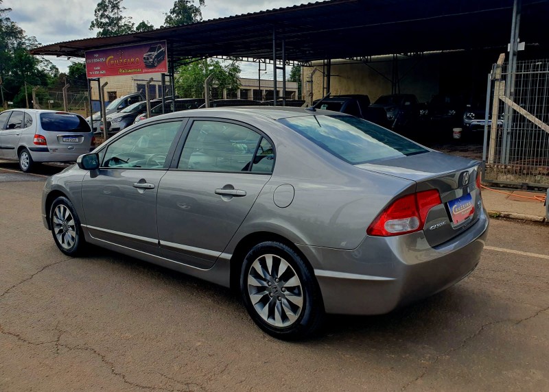 HONDA CIVIC 1.8 LXL 16V 2011/2011 CRUZEIRO MULTIMARCAS CRUZEIRO DO SUL / Carros no Vale