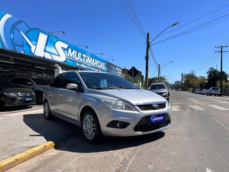 FORD FOCUS SEDAN 2.0 16V/2.0 16V FLEX 4P AUT. 2012/2013 LS MULTIMARCAS VENÂNCIO AIRES / Carros no Vale