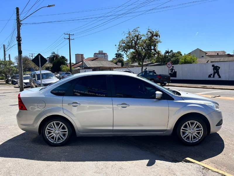 FORD FOCUS SEDAN 2.0 16V/2.0 16V FLEX 4P AUT. 2012/2013 LS MULTIMARCAS VENÂNCIO AIRES / Carros no Vale