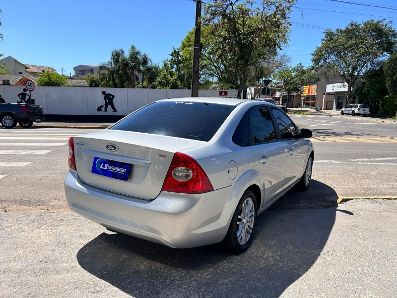 FORD FOCUS SEDAN 2.0 16V/2.0 16V FLEX 4P AUT. 2012/2013 LS MULTIMARCAS VENÂNCIO AIRES / Carros no Vale