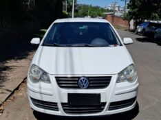 VOLKSWAGEN POLO SEDAN 1.6 8V 2012/2012 STOPCAR MULTIMARCAS ESTRELA / Carros no Vale