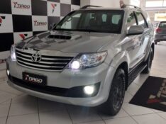 TOYOTA HILUX SW4 3.0 SRV 4X4 CD 16V TURBO INTERCOOLER DIESEL 4P AUTOMÁTICO 2015/2015 TIAGO AUTOMÓVEIS VENÂNCIO AIRES / Carros no Vale