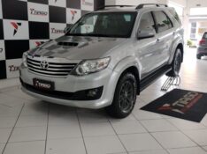 TOYOTA HILUX SW4 3.0 SRV 4X4 CD 16V TURBO INTERCOOLER DIESEL 4P AUTOMÁTICO 2015/2015 TIAGO AUTOMÓVEIS VENÂNCIO AIRES / Carros no Vale