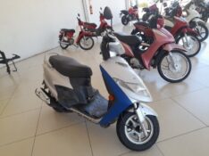 SUZUKI MOTOS BURGMAN 125 AN /2008 JASER MOTOS LAJEADO / Carros no Vale