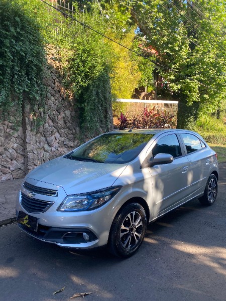 CHEVROLET ONIX LTZ 1.4 2013/2014 ESTAÇÃO DO CARRO ESTRELA / Carros no Vale