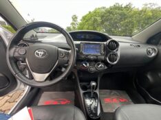 TOYOTA ETIOS 1.5 PLATINUM SEDAN 16V 2018/2018 ELY AUTOMÓVEIS LAJEADO / Carros no Vale