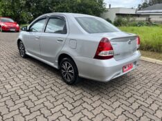 TOYOTA ETIOS 1.5 PLATINUM SEDAN 16V 2018/2018 ELY AUTOMÓVEIS LAJEADO / Carros no Vale