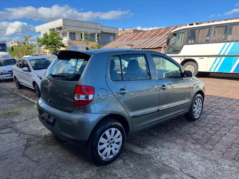 VOLKSWAGEN FOX TREND 1.0 MI 8V TOTAL FLEX 2009/2010 AR MULTIMARCAS VENÂNCIO AIRES / Carros no Vale