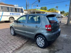 VOLKSWAGEN FOX TREND 1.0 MI 8V TOTAL FLEX 2009/2010 AR MULTIMARCAS VENÂNCIO AIRES / Carros no Vale