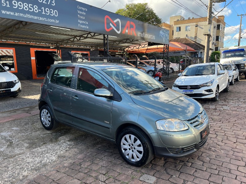 VOLKSWAGEN FOX TREND 1.0 MI 8V TOTAL FLEX 2009/2010 AR MULTIMARCAS VENÂNCIO AIRES / Carros no Vale