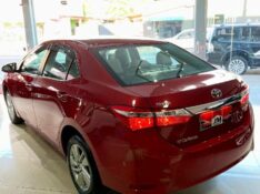 TOYOTA COROLLA 1.8 GLI 2016/2017 JM AUTOMÓVEIS VENÂNCIO AIRES / Carros no Vale