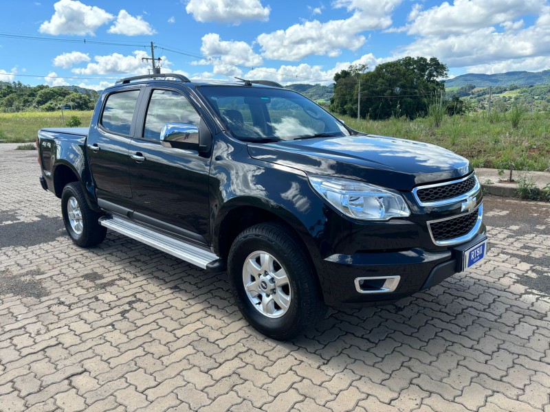 CHEVROLET S10 2.8 16V TURBO DIESEL LT CD 4X4 AUTOMÁTICO /2013 RT 811 VEÍCULOS ARROIO DO MEIO / Carros no Vale