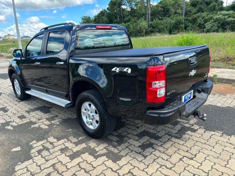 CHEVROLET S10 2.8 16V TURBO DIESEL LT CD 4X4 AUTOMÁTICO /2013 RT 811 VEÍCULOS ARROIO DO MEIO / Carros no Vale