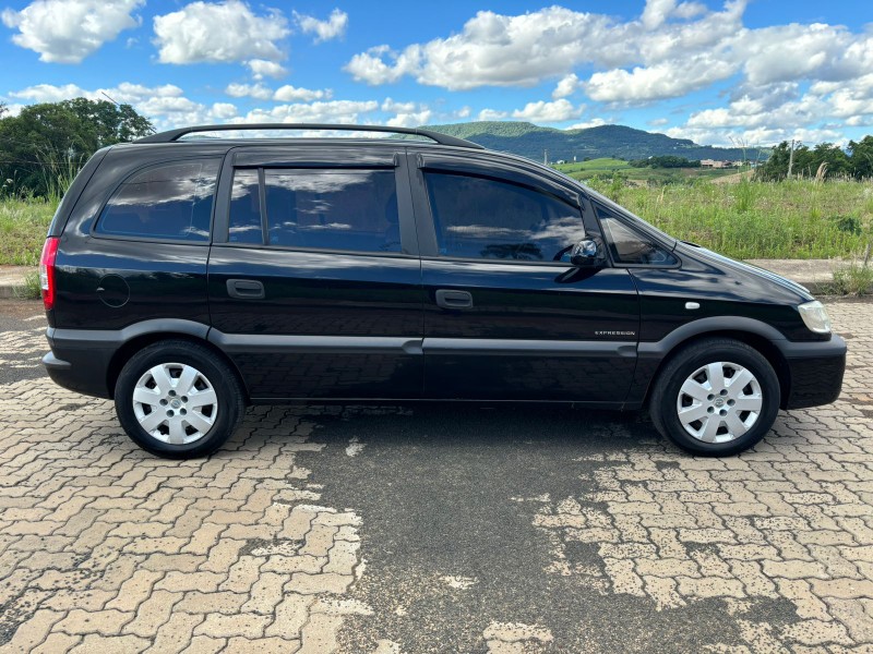 CHEVROLET ZAFIRA EXPRESSION 2.0 /2011 RT 811 VEÍCULOS ARROIO DO MEIO / Carros no Vale