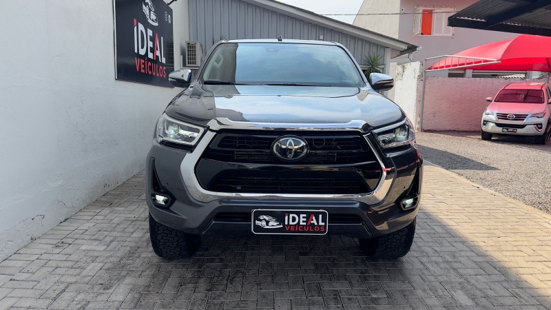 TOYOTA HILUX CABINE DUPLA HILUX CD SRX 4X4 2.8 TDI 16V DIESEL AUT. /2021 IDEAL VEÍCULOS LAJEADO / Carros no Vale