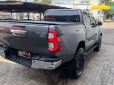 TOYOTA HILUX CABINE DUPLA HILUX CD SRX 4X4 2.8 TDI 16V DIESEL AUT. /2021 IDEAL VEÍCULOS LAJEADO / Carros no Vale