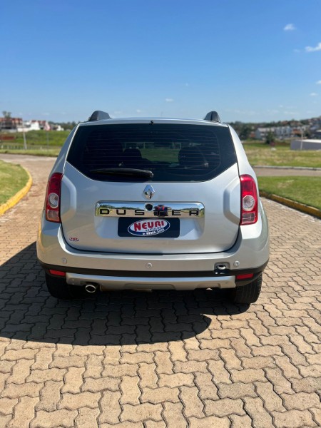 RENAULT DUSTER 2.0 DYNAMIQUE 4X4 2013/2014 NEURI VEÍCULOS LAJEADO / Carros no Vale