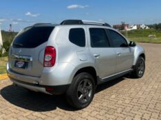 RENAULT DUSTER 2.0 DYNAMIQUE 4X4 2013/2014 NEURI VEÍCULOS LAJEADO / Carros no Vale