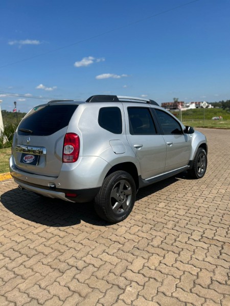 RENAULT DUSTER 2.0 DYNAMIQUE 4X4 2013/2014 NEURI VEÍCULOS LAJEADO / Carros no Vale