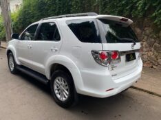 TOYOTA HILUX SW4 SRV 4X4 2014/2015 ESTAÇÃO DO CARRO ESTRELA / Carros no Vale