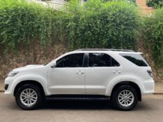 TOYOTA HILUX SW4 SRV 4X4 2014/2015 ESTAÇÃO DO CARRO ESTRELA / Carros no Vale