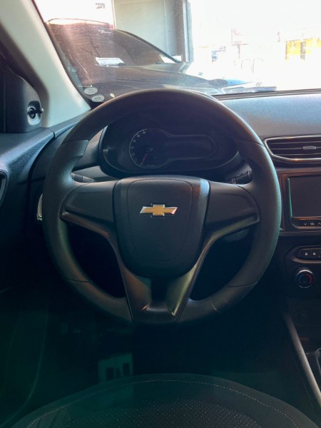 CHEVROLET ONIX 1.0 LT 2013/2014 JM AUTOMÓVEIS VENÂNCIO AIRES / Carros no Vale