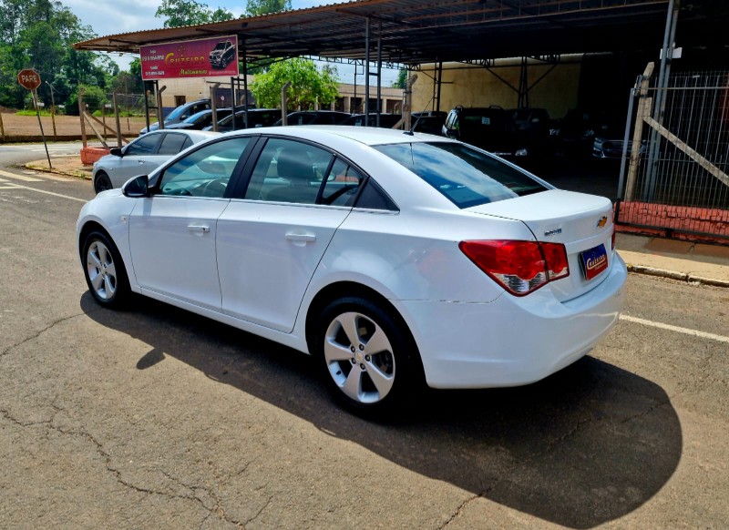 CHEVROLET CRUZE LT 1.8 16V FLEXPOWER 4P AUT. 2013/2013 CRUZEIRO MULTIMARCAS CRUZEIRO DO SUL / Carros no Vale