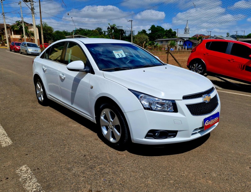 CHEVROLET CRUZE LT 1.8 16V FLEXPOWER 4P AUT. 2013/2013 CRUZEIRO MULTIMARCAS CRUZEIRO DO SUL / Carros no Vale