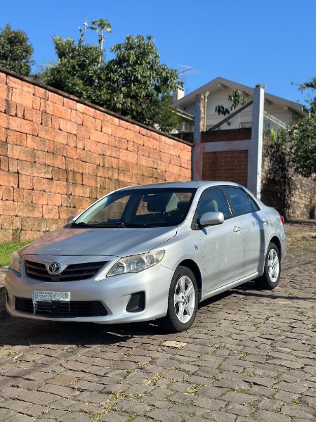 TOYOTA COROLLA 1.8 GLI 2012/2013 JM AUTOMÓVEIS VENÂNCIO AIRES / Carros no Vale