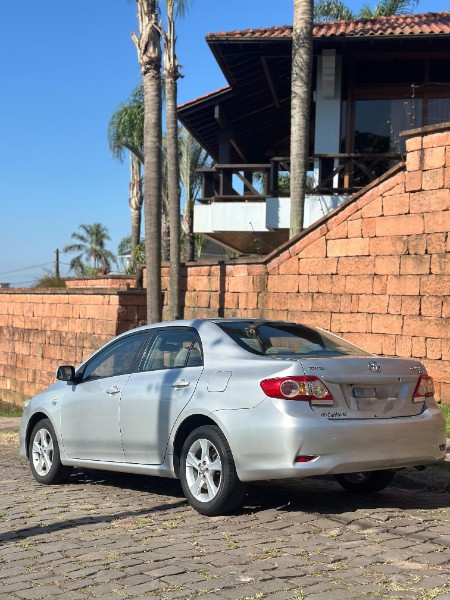 TOYOTA COROLLA 1.8 GLI 2012/2013 JM AUTOMÓVEIS VENÂNCIO AIRES / Carros no Vale