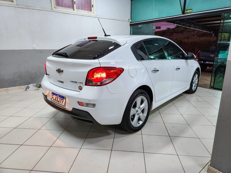 CHEVROLET CRUZE HATCH LTZ 1.8 2013/2014 TS VEÍCULOS ANTA GORDA / Carros no Vale