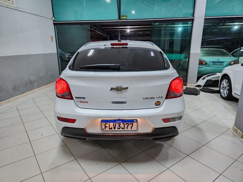 CHEVROLET CRUZE HATCH LTZ 1.8 2013/2014 TS VEÍCULOS ANTA GORDA / Carros no Vale