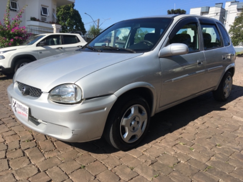 CHEVROLET CORSA 1.0 MILENIUM 2002/2002 COMPLETO VEÍCULOS GUAPORÉ / Carros no Vale