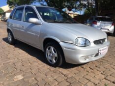 CHEVROLET CORSA 1.0 MILENIUM 2002/2002 COMPLETO VEÍCULOS GUAPORÉ / Carros no Vale