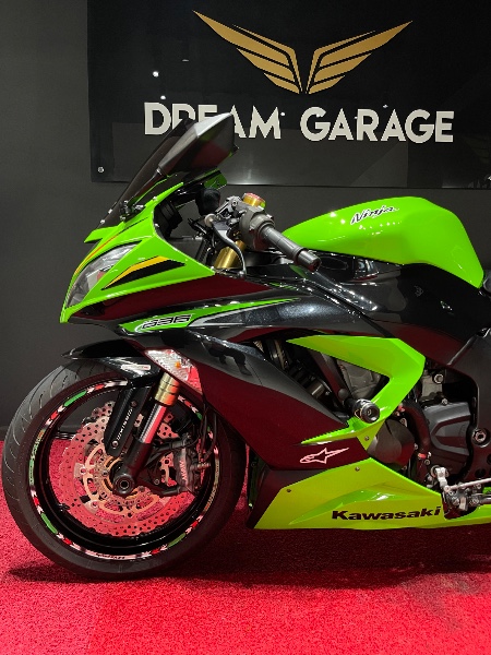 KAWASAKI ZX 6 R 636 2013/2013 EXCLUSIVO VEÍCULOS SANTA CRUZ DO SUL / Carros no Vale