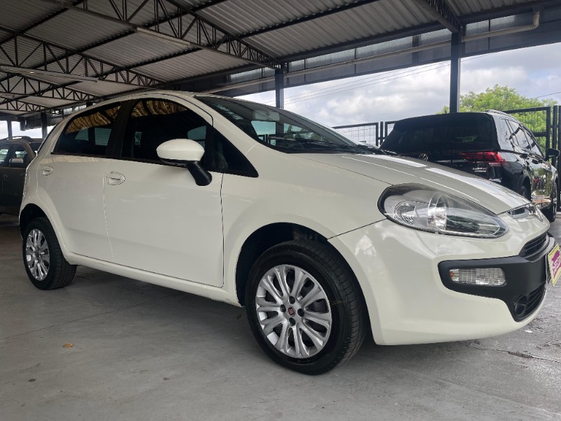 FIAT PUNTO 1.4 ATTRACTIVE 8V 2015/2016 SANCCAR VEÍCULOS SANTA CRUZ DO SUL / Carros no Vale