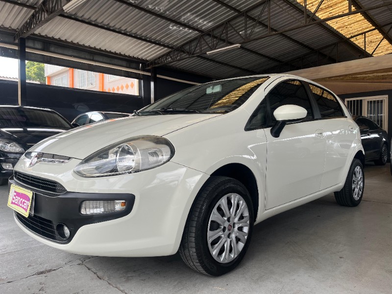 FIAT PUNTO 1.4 ATTRACTIVE 8V 2015/2016 SANCCAR VEÍCULOS SANTA CRUZ DO SUL / Carros no Vale