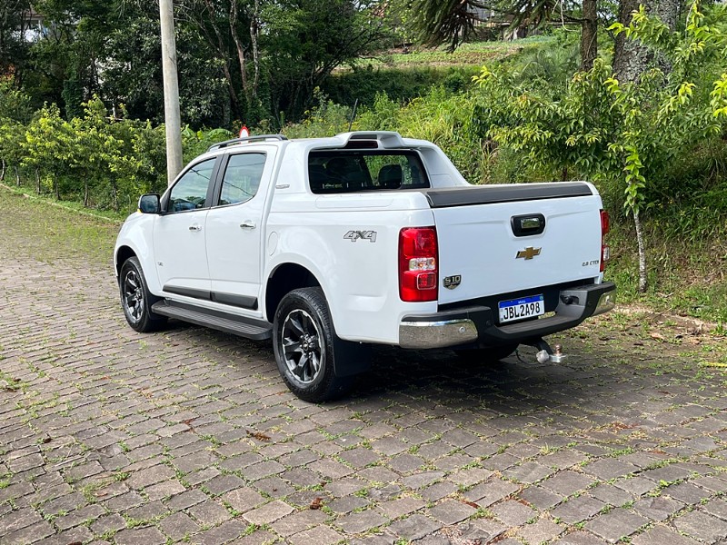 CHEVROLET S10 2.8 HIGH COUNTRY 4X4 CD 16V TURBO DIESEL 4P AUTOMÁTICO 2022/2023 BOSCO AUTOMÓVEIS GUAPORÉ / Carros no Vale