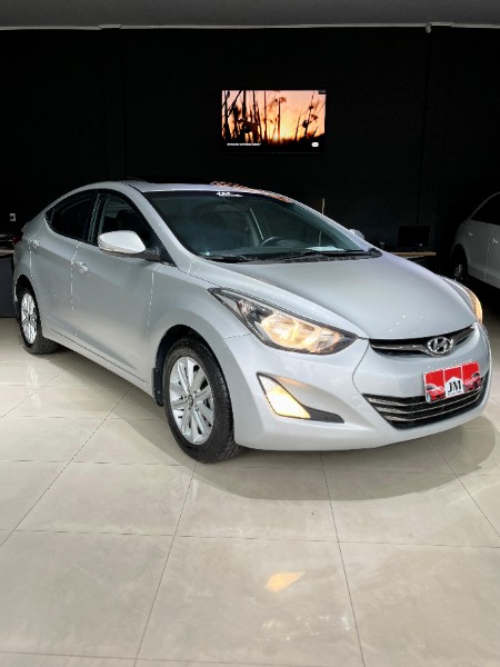 HYUNDAI ELANTRA GLS 2.0 2014/2015 JM AUTOMÓVEIS VENÂNCIO AIRES / Carros no Vale