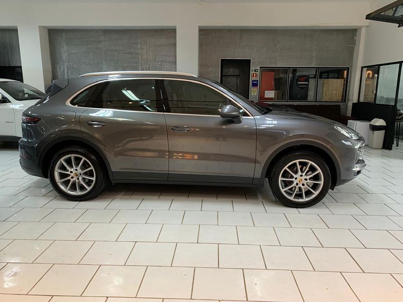 PORSCHE CAYENNE 3.0 V6 GASOLINA AWD TIPTRONIC S 2018/2019 FÁBIO BERNARDES PORTO ALEGRE / Carros no Vale