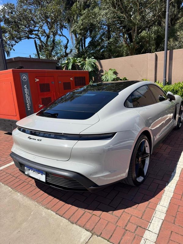 PORSCHE TAYCAN 4S ELÉTRICO 2021/2022 FÁBIO BERNARDES PORTO ALEGRE / Carros no Vale