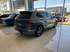 VOLKSWAGEN TIGUAN 2.0 300 TSI GASOLINA ALLSPACE R-LINE AUTOMÁTICO 2023/2024 FÁBIO BERNARDES PORTO ALEGRE / Carros no Vale