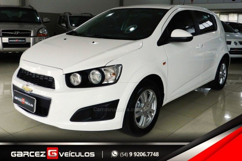 CHEVROLET SONIC 1.6 LT 16V 2013/2014 GARCEZ VEÍCULOS BENTO GONÇALVES / Carros no Vale