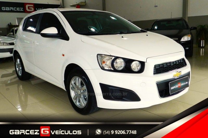 CHEVROLET SONIC 1.6 LT 16V 2013/2014 GARCEZ VEÍCULOS BENTO GONÇALVES / Carros no Vale