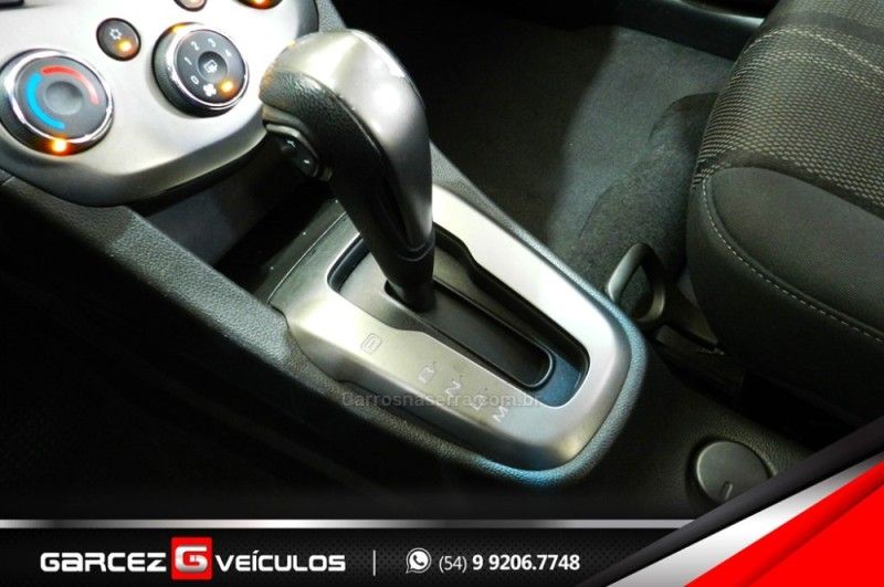 CHEVROLET SONIC 1.6 LT 16V 2013/2014 GARCEZ VEÍCULOS BENTO GONÇALVES / Carros no Vale