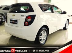 CHEVROLET SONIC 1.6 LT 16V 2013/2014 GARCEZ VEÍCULOS BENTO GONÇALVES / Carros no Vale