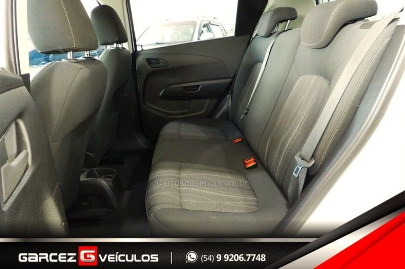 CHEVROLET SONIC 1.6 LT 16V 2013/2014 GARCEZ VEÍCULOS BENTO GONÇALVES / Carros no Vale