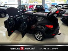 HYUNDAI SANTA FÉ 3.3 MPFI 4X4 7 LUGARES V6 270CV 2013/2014 GARCEZ VEÍCULOS BENTO GONÇALVES / Carros no Vale